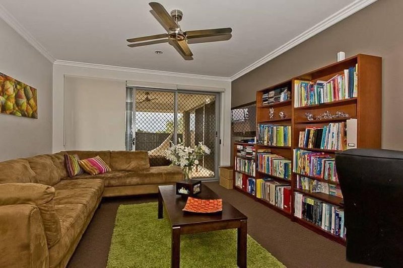 Photo - 2 Denham Crescent, North Lakes QLD 4509 - Image 7