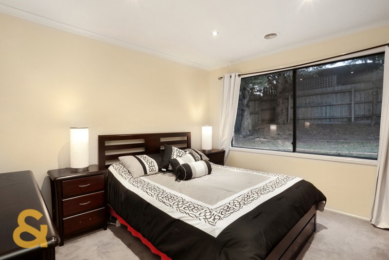 Photo - 2 Denison Place, Roxburgh Park VIC 3064 - Image 9