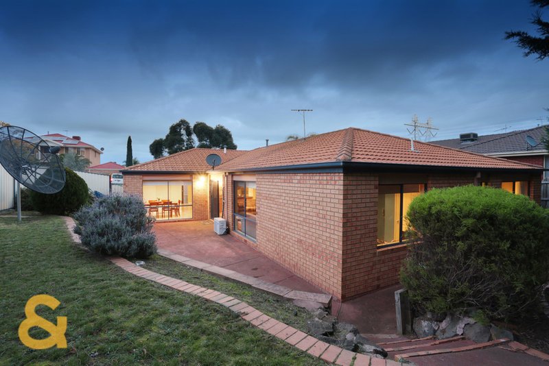 Photo - 2 Denison Place, Roxburgh Park VIC 3064 - Image 14