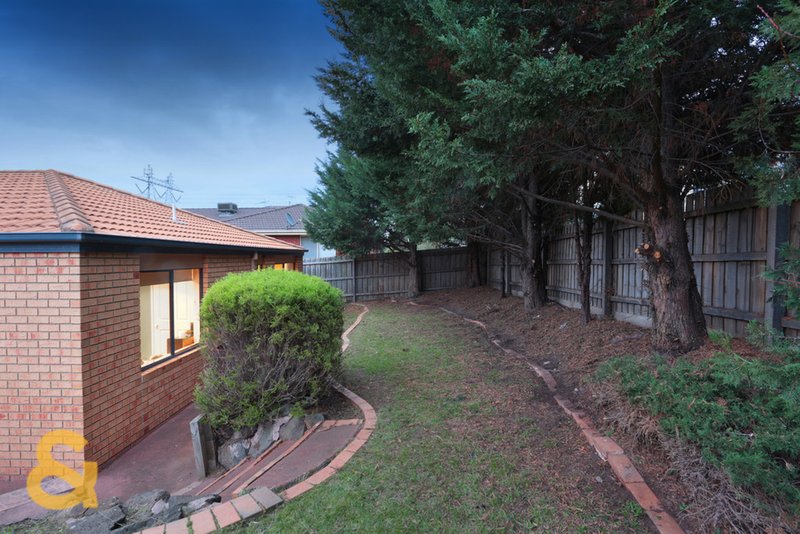 Photo - 2 Denison Place, Roxburgh Park VIC 3064 - Image 15