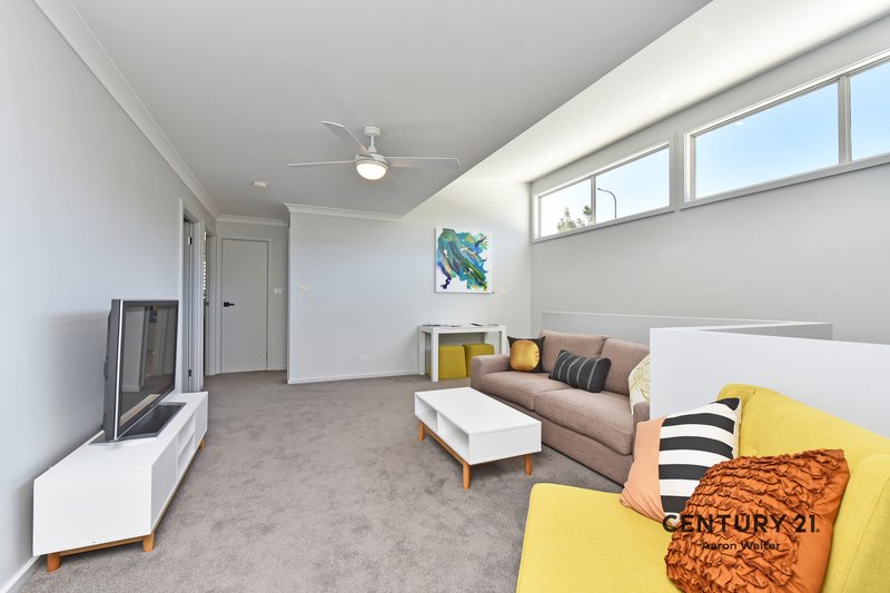 Photo - 2 Devocean Place, Cameron Park NSW 2285 - Image 13