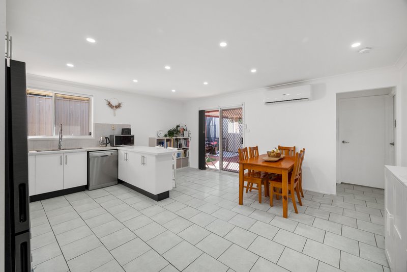 Photo - 2 Dexter Street, St Helens Park NSW 2560 - Image 3