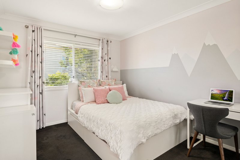 Photo - 2 Dimbulah Court, Albany Creek QLD 4035 - Image 18