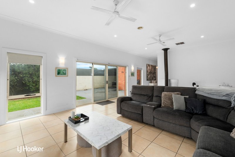 Photo - 2 Dinwoodie Avenue, Clarence Gardens SA 5039 - Image 5