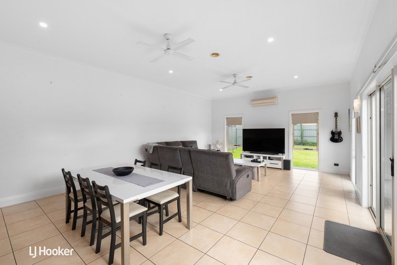 Photo - 2 Dinwoodie Avenue, Clarence Gardens SA 5039 - Image 6