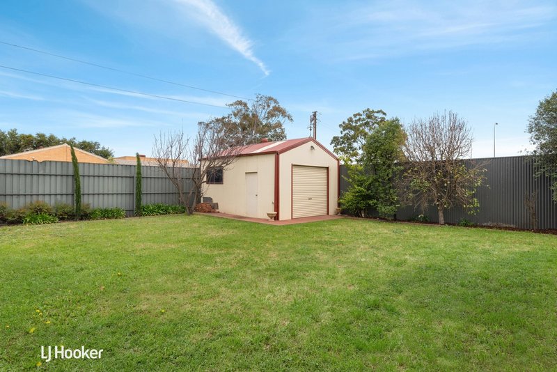 Photo - 2 Dinwoodie Avenue, Clarence Gardens SA 5039 - Image 15