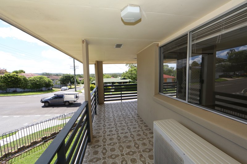 Photo - 2 Dirkala Street, Mansfield QLD 4122 - Image 12