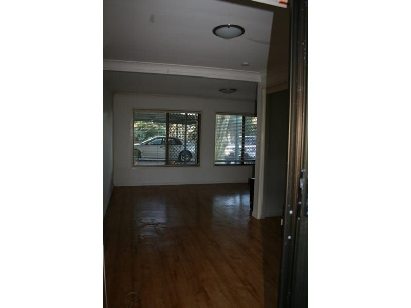 Photo - 2 Dolben Street, Willowbank QLD 4306 - Image 7