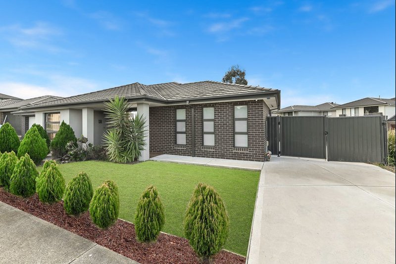 Photo - 2 Dolcetto Drive, Berwick VIC 3806 - Image 2