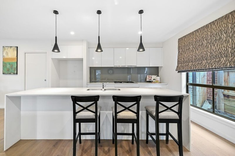 Photo - 2 Dolcetto Drive, Berwick VIC 3806 - Image 6
