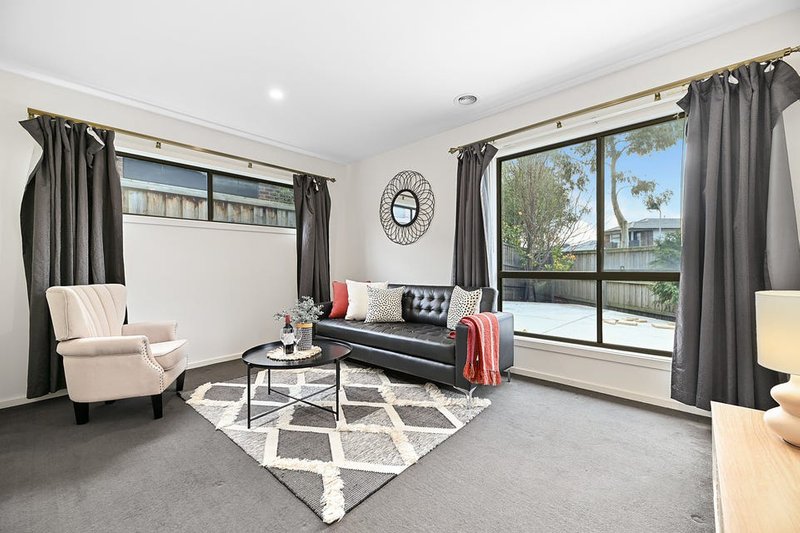Photo - 2 Dolcetto Drive, Berwick VIC 3806 - Image 8