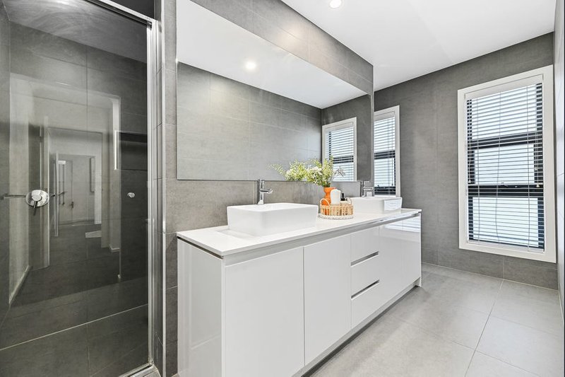 Photo - 2 Dolcetto Drive, Berwick VIC 3806 - Image 10