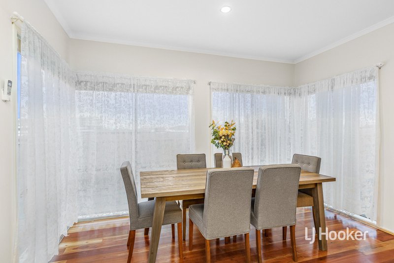 Photo - 2 Dorrington Street, Point Cook VIC 3030 - Image 6