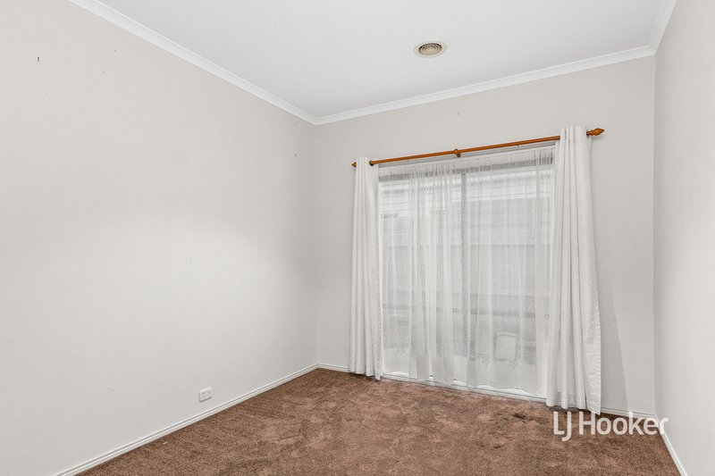 Photo - 2 Dorrington Street, Point Cook VIC 3030 - Image 15