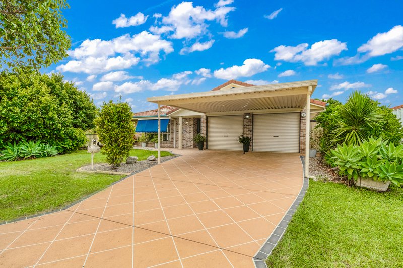 2 Dory Court, Sandstone Point QLD 4511