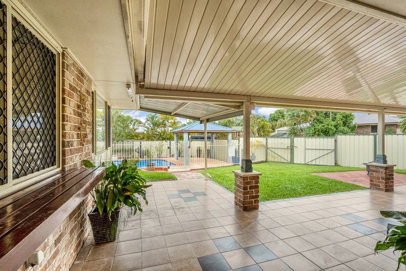 Photo - 2 Dory Court, Sandstone Point QLD 4511 - Image 3