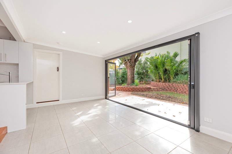 Photo - 2 Douglas Avenue, Tamworth NSW 2340 - Image 5