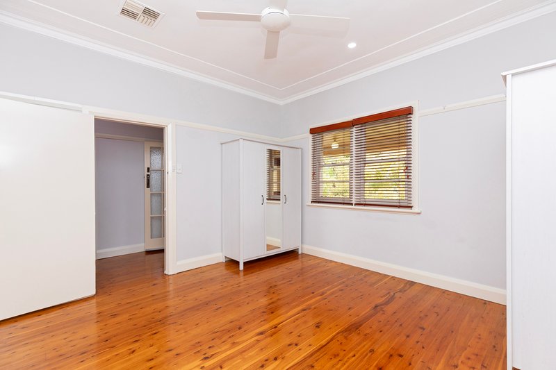 Photo - 2 Douglas Avenue, Tamworth NSW 2340 - Image 13