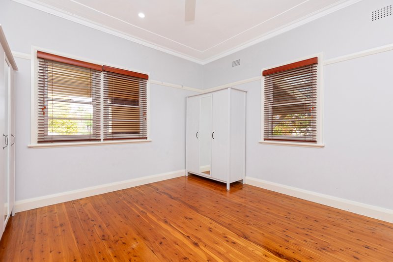 Photo - 2 Douglas Avenue, Tamworth NSW 2340 - Image 14