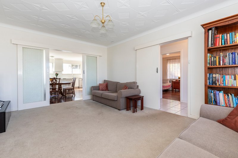 Photo - 2 Dover Street, Mount Hawthorn WA 6016 - Image 5
