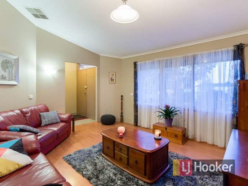 Photo - 2 Dowd Court, Pakenham VIC 3810 - Image 3