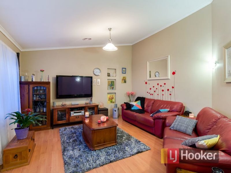 Photo - 2 Dowd Court, Pakenham VIC 3810 - Image 5