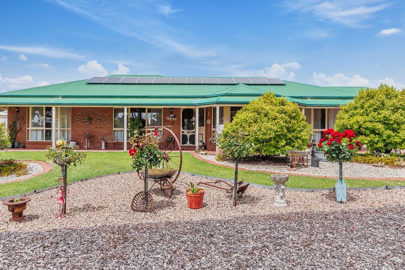 Photo - 2 Doyle Crescent, Seymour VIC 3660 - Image 4