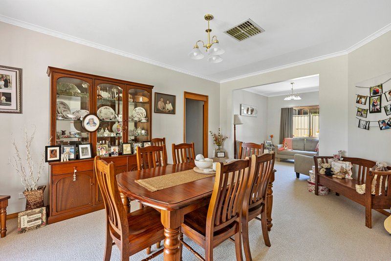 Photo - 2 Doyle Crescent, Seymour VIC 3660 - Image 7