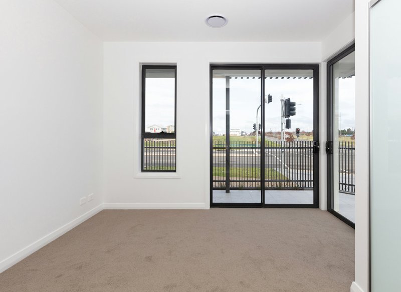 Photo - 2 Dransfield Drive, Oran Park NSW 2570 - Image 5