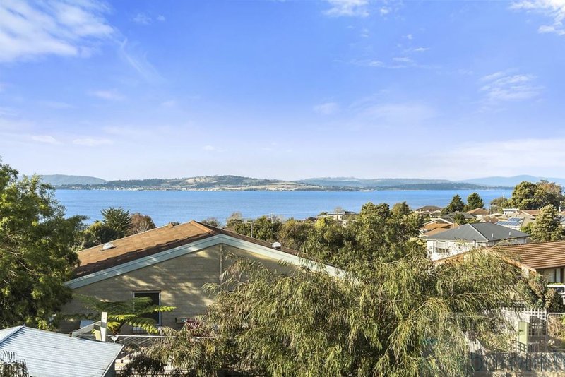 Photo - 2 Dromana Court, Blackmans Bay TAS 7052 - Image 2