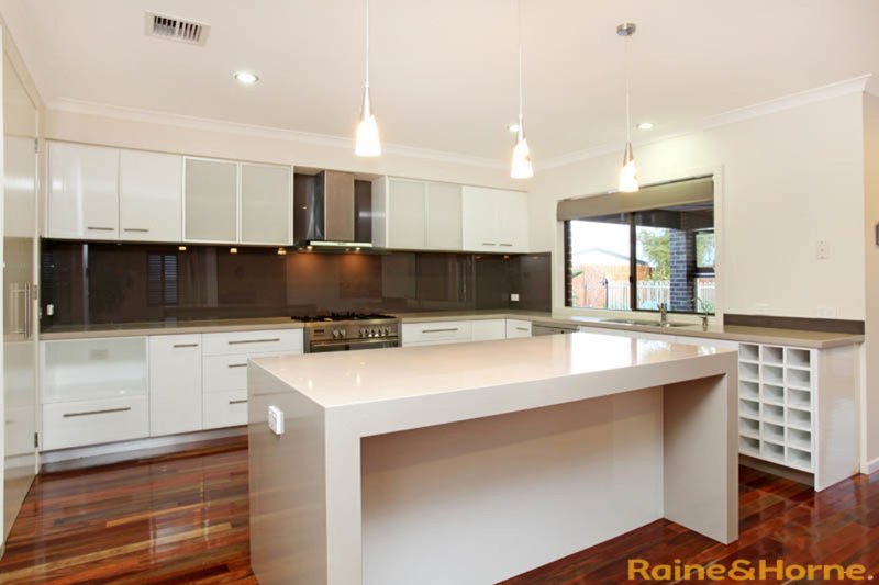 Photo - 2 Druitt Place, Taylors Hill VIC 3037 - Image 3