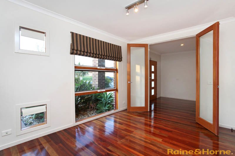 Photo - 2 Druitt Place, Taylors Hill VIC 3037 - Image 9