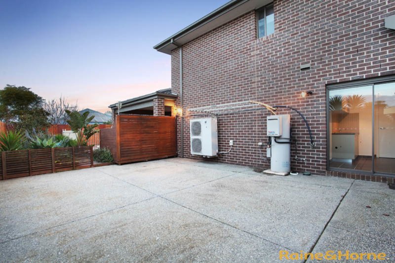 Photo - 2 Druitt Place, Taylors Hill VIC 3037 - Image 22