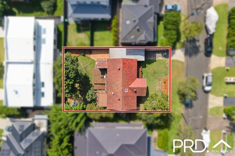 Photo - 2 Drysdale Avenue, Picnic Point NSW 2213 - Image 16