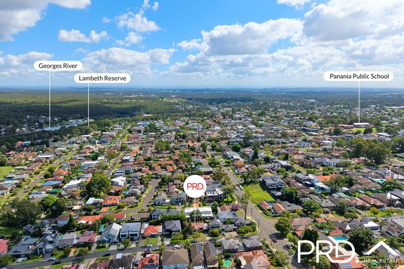 Photo - 2 Drysdale Avenue, Picnic Point NSW 2213 - Image 17