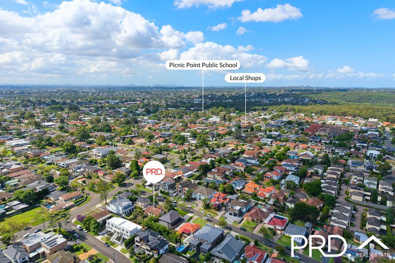 Photo - 2 Drysdale Avenue, Picnic Point NSW 2213 - Image 18