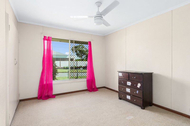 Photo - 2 Drysdale Street, Wynnum West QLD 4178 - Image 8