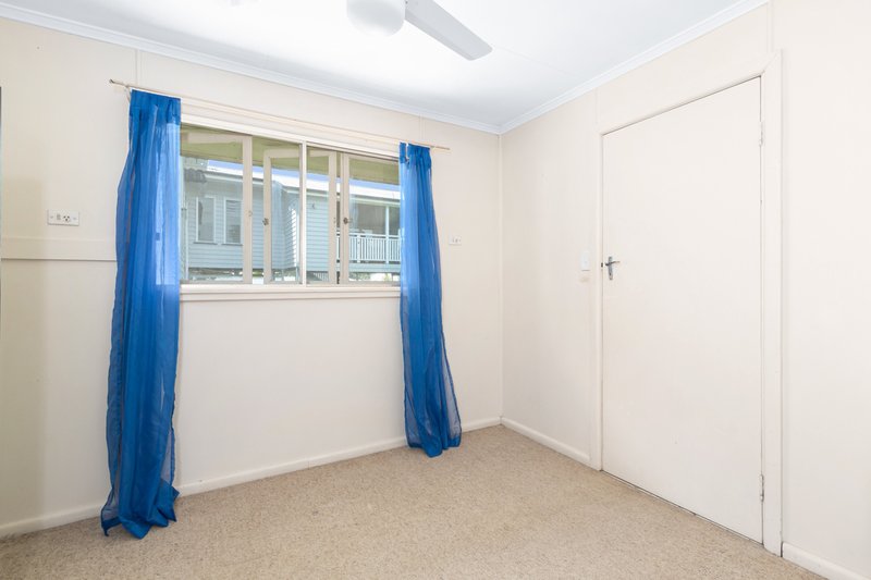 Photo - 2 Drysdale Street, Wynnum West QLD 4178 - Image 9