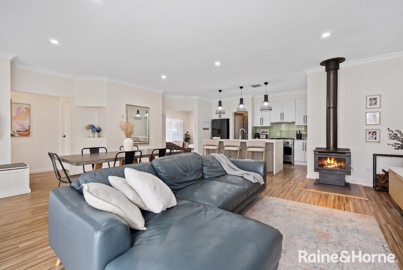 Photo - 2 Duchess Court, Mount Barker SA 5251 - Image 7