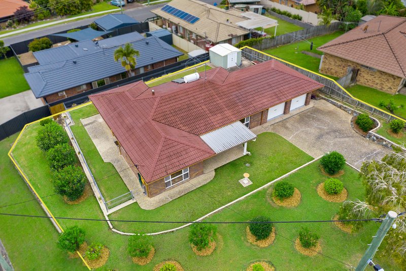 2 Duesbury Crescent, Edens Landing QLD 4207