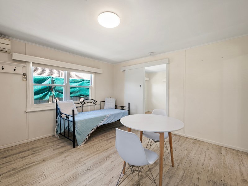 Photo - 2 Duffy Street, Benalla VIC 3672 - Image 6