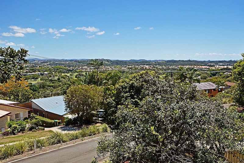 Photo - 2 Durigan Place, Banora Point NSW 2486 - Image 3