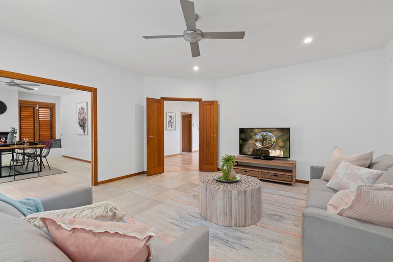 Photo - 2 Duringan Street, Currumbin QLD 4223 - Image 7