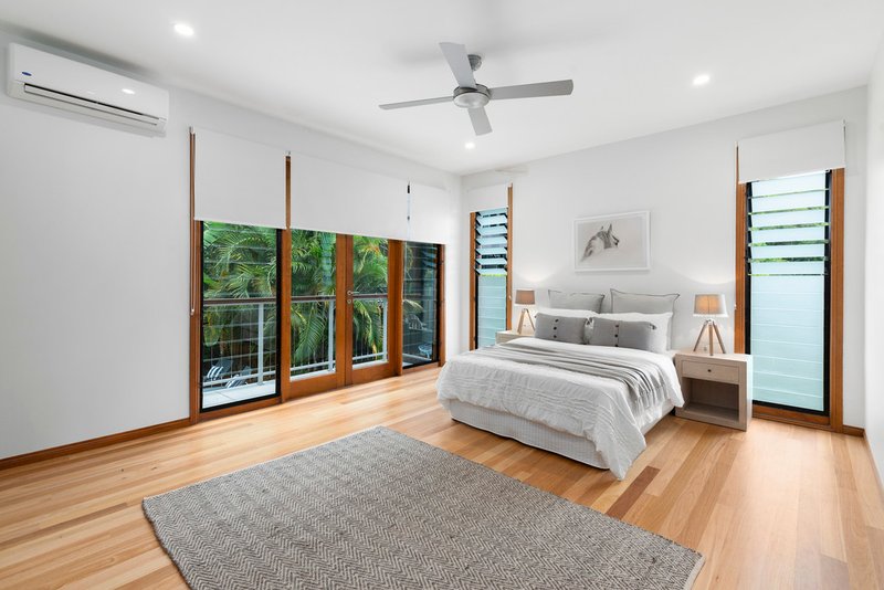 Photo - 2 Duringan Street, Currumbin QLD 4223 - Image 11