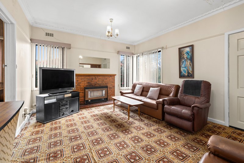 Photo - 2 Eagland Road, Cheltenham VIC 3192 - Image 3