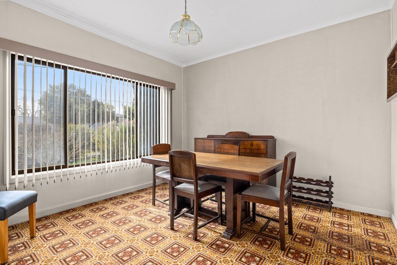 Photo - 2 Eagland Road, Cheltenham VIC 3192 - Image 5