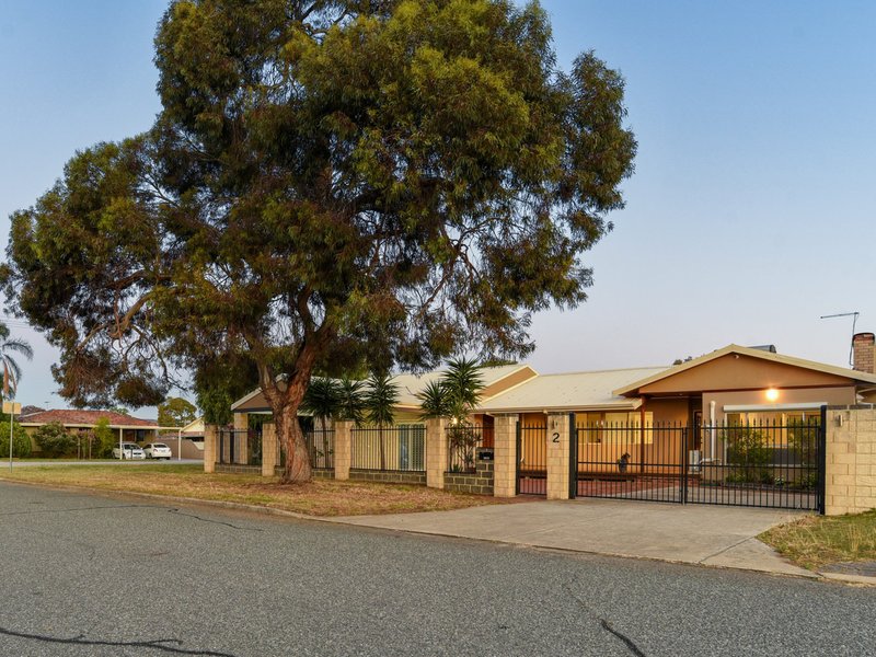 2 Earls Court, Thornlie WA 6108