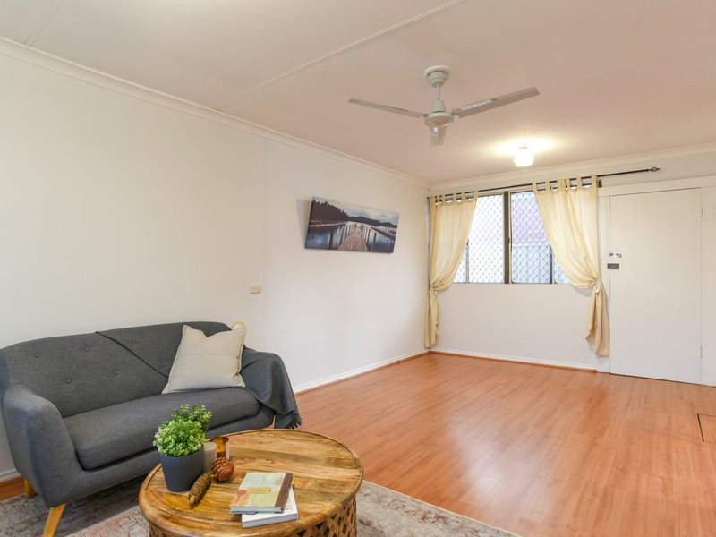 Photo - 2 Earls Court, Thornlie WA 6108 - Image 11