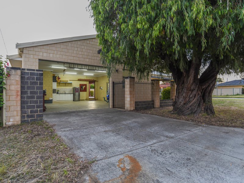 Photo - 2 Earls Court, Thornlie WA 6108 - Image 17