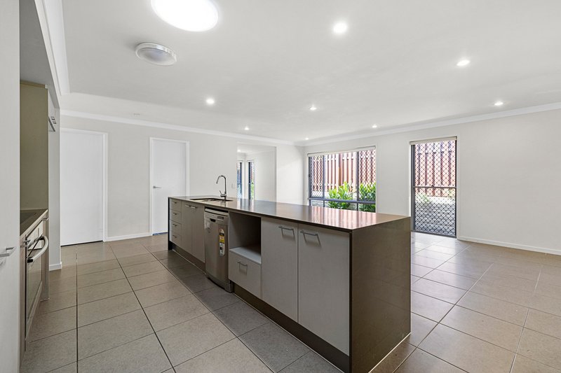 Photo - 2 East Ridge Street, Thornlands QLD 4164 - Image 3